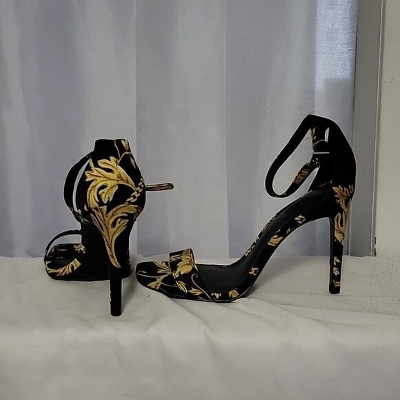 Call it spring high needed nwot shoes - Picture 2 of 6